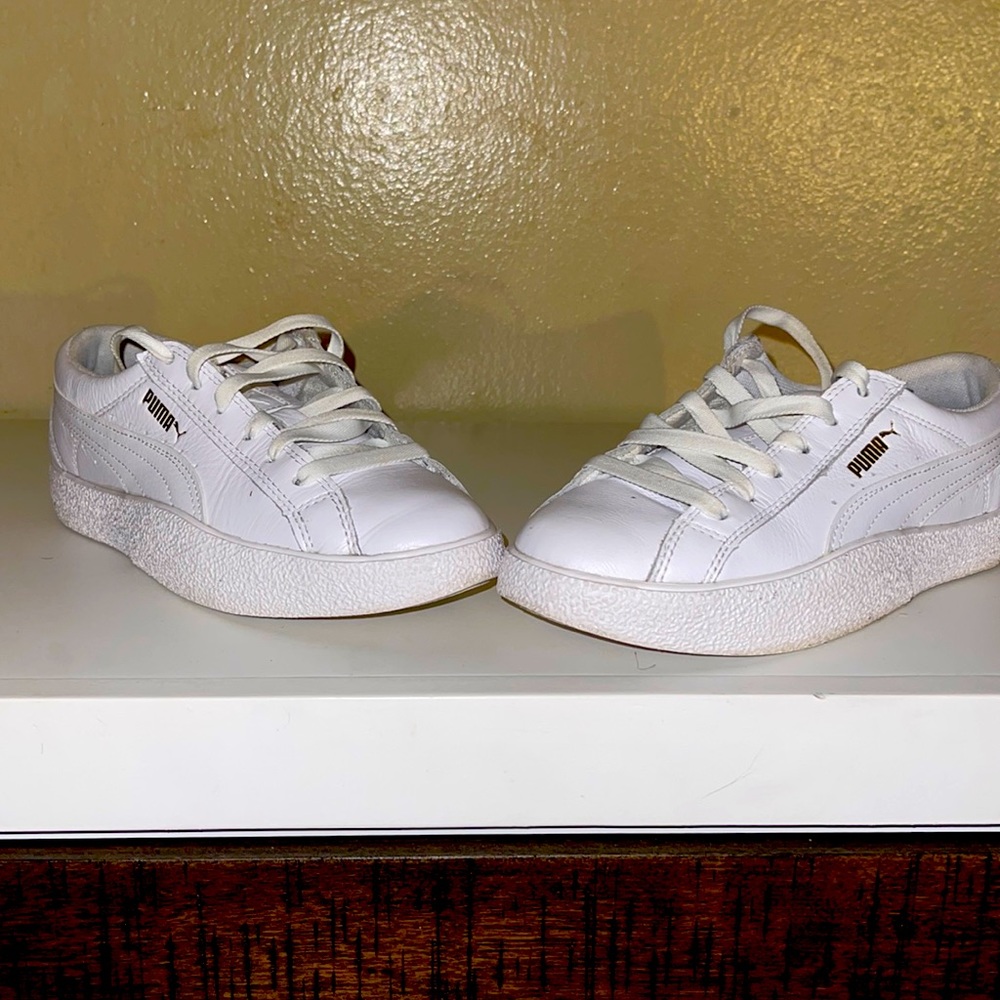 White low puma sneakers